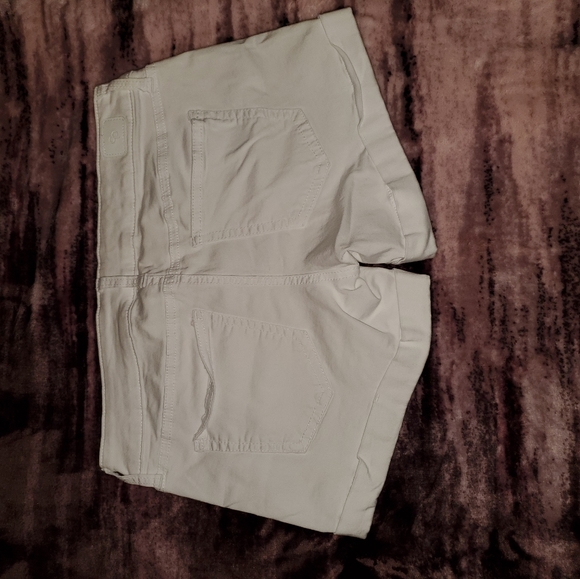 Women's shorts🔥🔥3/$20🔥🔥 - Picture 2 of 2